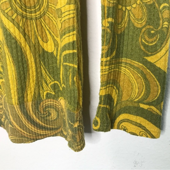 Daytrip Buckle Pullover Top Size Medium Yellow Green Psychedelic 70s Retro Vibe - Picture 7 of 8
